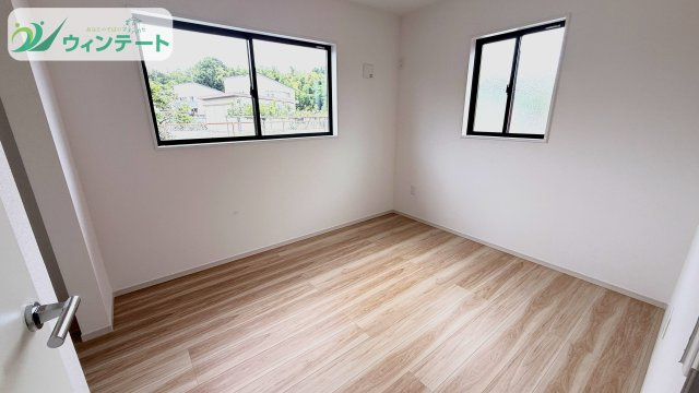下妻市長塚5期　新築戸建　2号棟の洋室|家具を配置しても広さにゆとりがあり、レイアウトしやすい洋室。インテリアを楽しみながら暮らせます。