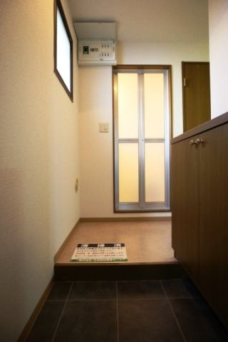 コンフォート日暮里の玄関