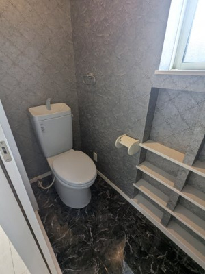 【トイレ】 | 上津台２丁目　中古戸建 | 2階　トイレ