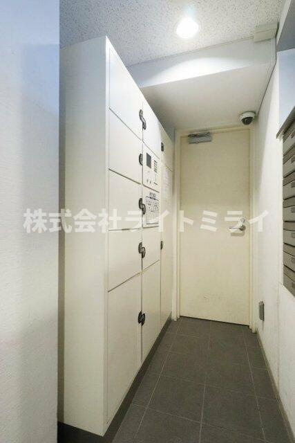ファミール御茶ノ水アンシェールの玄関|宅配BOX 