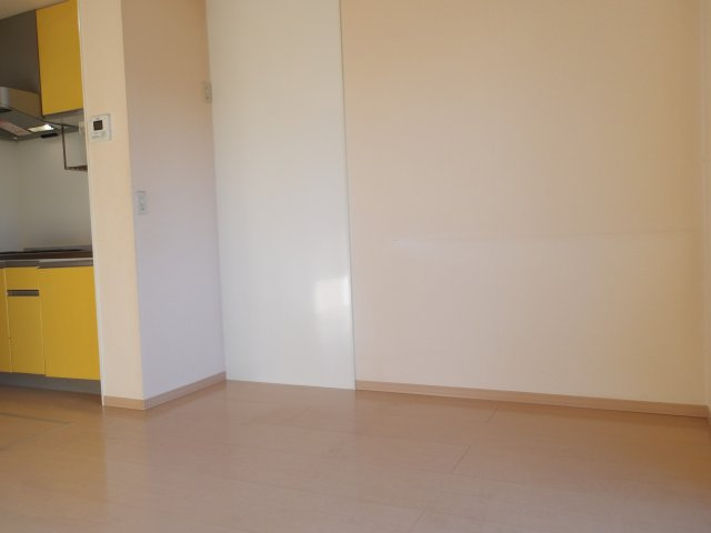 【居間・リビング】 | ショコラ・ゲーブルズ | おしゃれなリビングです（同物件別室の写真です）