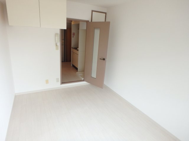 【寝室】 | クリスタルカーサⅡ | 開放的なお部屋です