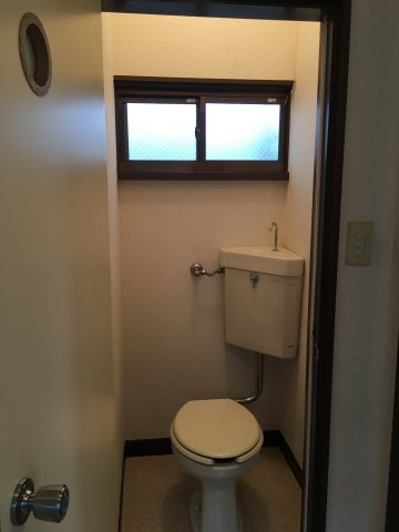 コーポ睦のトイレ|※掲載写真は同タイプ別室のものです。