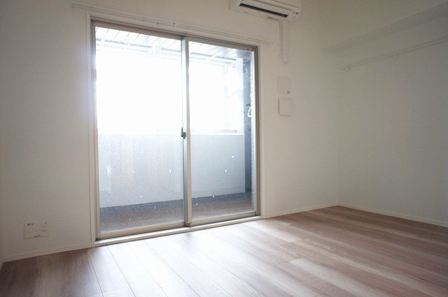 新品家具付きマンション築港本町10(KaGood福岡)の洋室