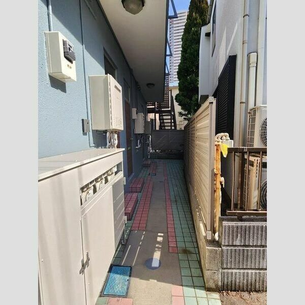 樹ハウスのエントランス