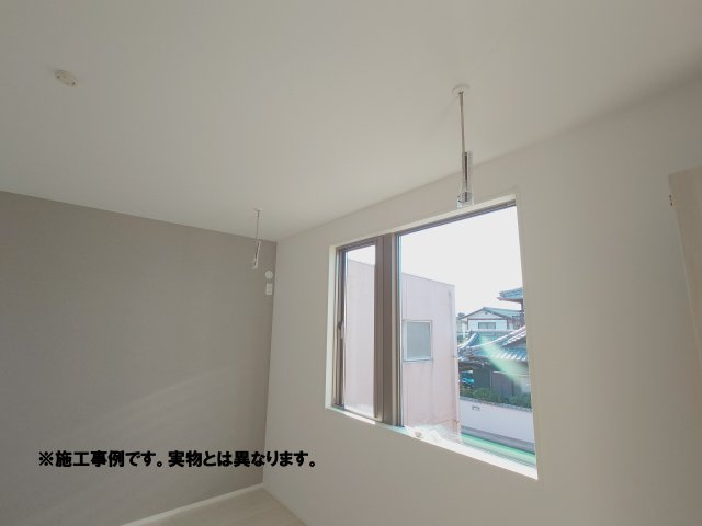 ◇高松市国分寺町新居オール電化住宅⑩◇食洗器や網戸等が設置されているオール電化住宅！の設備|室内物干し完成予想図
夜でも気にせず干せる室内物干し付きの洋室です。雨や花粉の心配が不要になります

