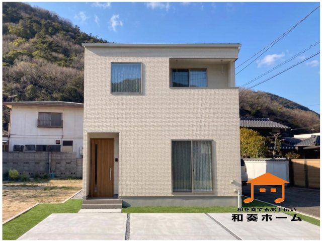 高松市室新町オール電化住宅①食洗器や網戸等が設置されているオール電化住宅！の完成予想図|車中心生活を支える駐車場スペースは３台以上で、家族それぞれの行動範囲がグッと広がります。