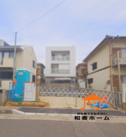 ◇高松市屋島西町オール電化住宅⑤◇初期費用が抑えられるオール電化住宅です(^^♪の前面道路含む現地写真|前面道路が広いのでファミリーカーのような大きな車でも運転しやすく、車庫入れも余裕を持ってできるのが魅力的なお家です。