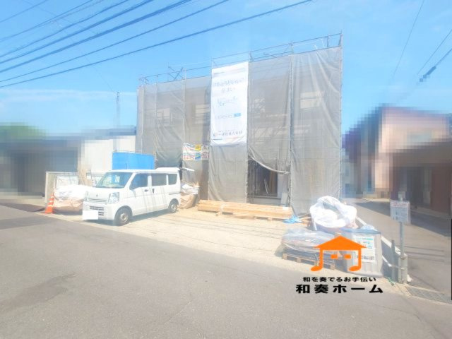 リーブルガーデン高松市三条町第二◇2026年度補助金７５万円対象の長期優良住宅です！の前面道路含む現地写真|中心生活を支える駐車場スペースは２台以上で、家族それぞれの行動範囲がグッと広がります。