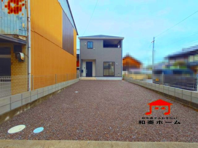 クレイドルガーデン宇多津町第４◇耐震等級３取得の地震に強いオール電化住宅です！の外観|車中心生活を支える駐車場スペースは２台以上で、家族それぞれの行動範囲がグッと広がります。