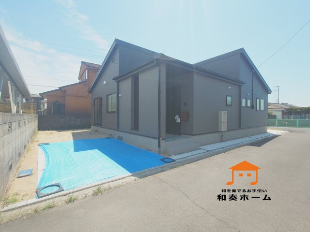 リーブルガーデン高松市香川町第八◇みらいエコ住宅2026事業補助金対象の長期優良住宅の前面道路含む現地写真|ゆったりとした区画で、通風や日当たりが良く、プライバシーが守られるなど、のびのびと生活をすることができます。