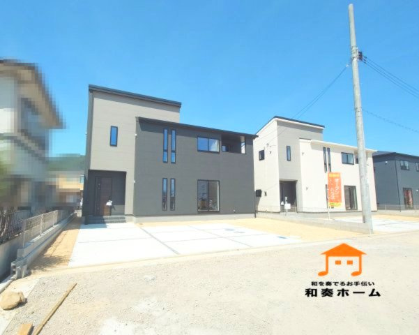 リーブルガーデン高松市国分寺町国分第一◇2026年度補助金対象の長期優良住宅です！の外観|４号棟
内覧可能です！雨だれや砂ぼこり、排気ガスなどの汚れが目立ちにくい、「おとなかっこいい」印象がある外壁のお家です(*^^)v