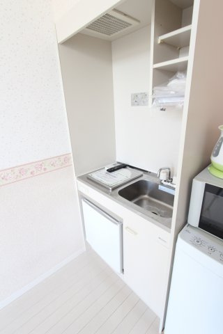 サザンテラス井土ヶ谷のキッチン|同アパートの参考写真です。