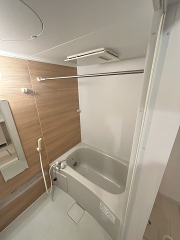 Ｄ-ｒｏｏｍ元町の浴室