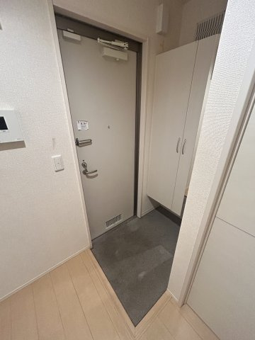 Ｄ-ｒｏｏｍ元町の玄関