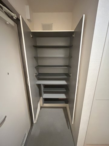 Ｄ-ｒｏｏｍ元町の玄関
