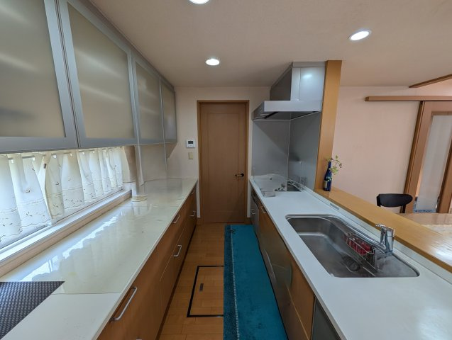 久留米市宮ノ陣４丁目　中古戸建のキッチン|お料理しながら会話も弾む対面式キッチンです。