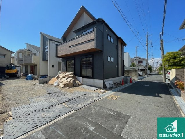 29日(土)30日(日)現地ご見学可能！　伊丹市鈴原町　新築一戸建ての前面道路含む現地写真|車通りの少ない前面道路！お子様がいらっしゃるご家族でも安心！