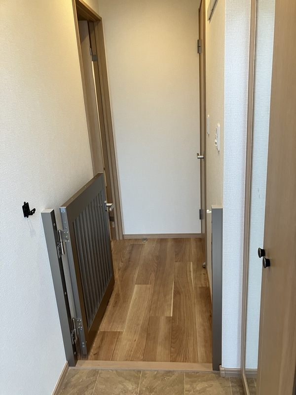 セレストブルーA棟の玄関