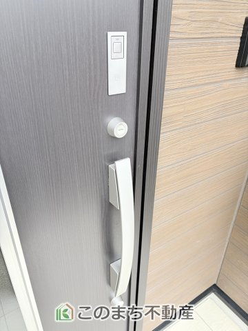 CRADLEGARDEN壬生町緑町第3の設備|玄関キーは上下２箇所のダブルロックキーで安全に配慮してます☆
