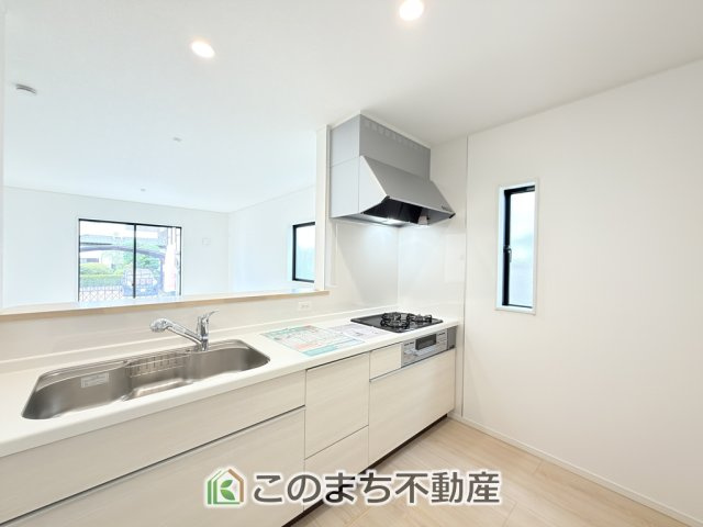 CRADLEGARDEN壬生町緑町第3のキッチン|人気の対面式キッチン☆料理をしながらご家族とコミュニケーションが取れます♪