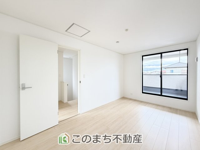 CRADLEGARDEN壬生町緑町第3の洋室|南向きで陽当たりの良い洋室♪風通しもよく快適です☆