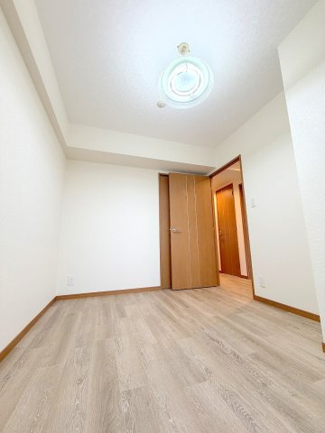 日神パレステージあきる野南の洋室