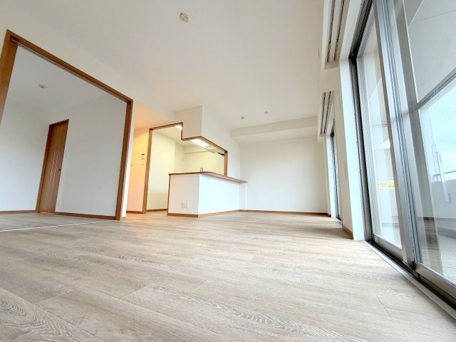 日神パレステージあきる野南の居間・リビング