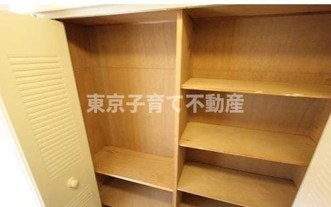 朝日白山マンションの玄関