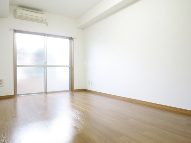 グランヴァン駒込染井の居間・リビング|1階でも明るいお部屋です☆