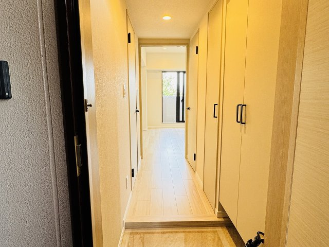 藤和シティホームズ西八王子の玄関|～大容量収納可能な、天井高シューズクローゼット～