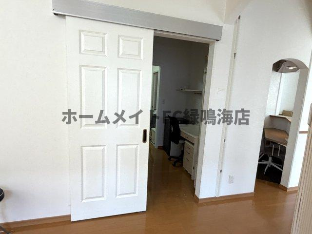 十一屋店舗の内装
