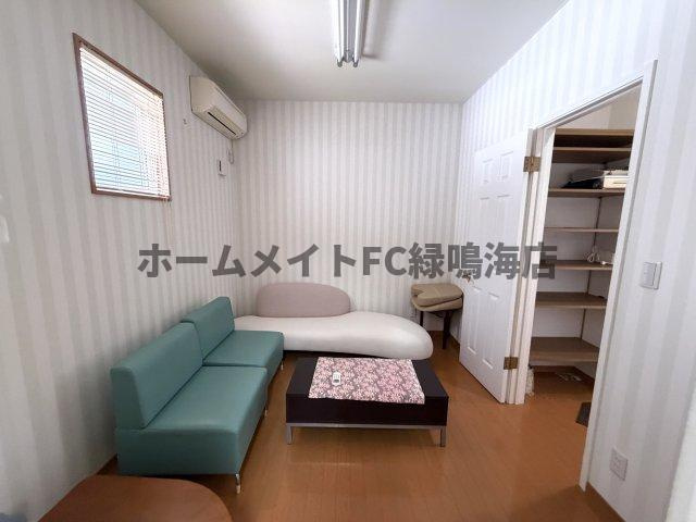 十一屋店舗の内装
