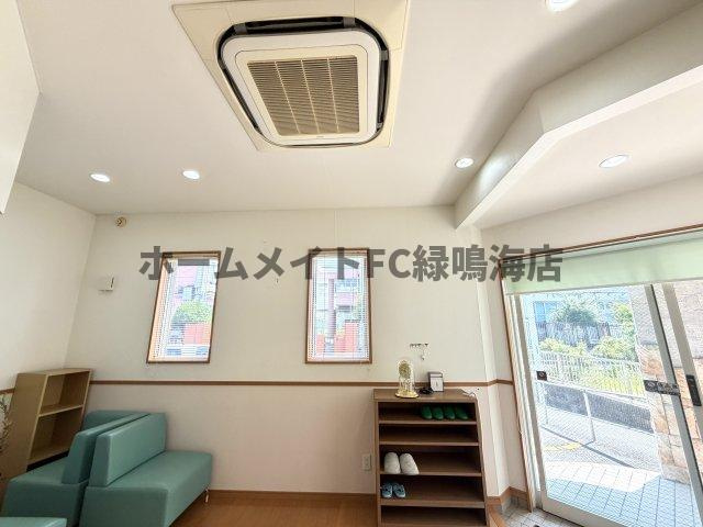 十一屋店舗の内装