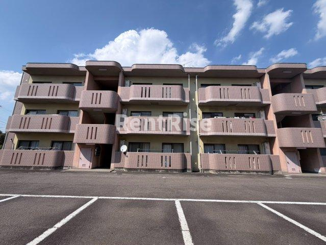 メゾン出町の駐車場