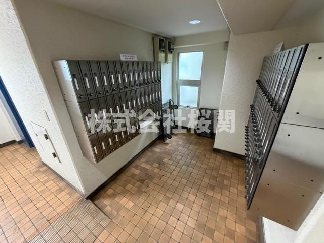 東寺尾ハイツＡ棟のロビー