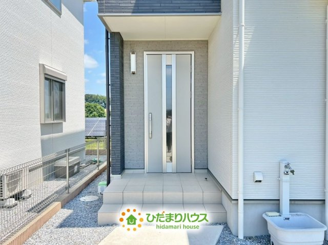 久喜市吉羽　中古一戸建ての玄関