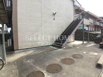 【エントランス】 | グランドールベルⅢ | 落ち着いたエントランスです