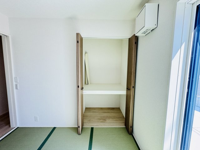 柏市酒井根５丁目新築戸建【酒井根小学校：10分】の収納|4.5帖和室収納
