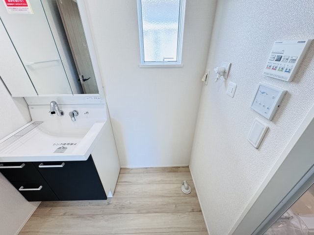 柏市酒井根５丁目新築戸建【酒井根小学校：10分】のランドリースペース|洗濯機置き場・乾燥機用ガス栓つき