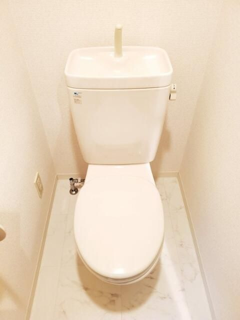 豊島区南大塚１丁目の賃貸マンションのトイレ