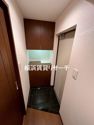 【玄関】 | グリフィン新横浜・六番館