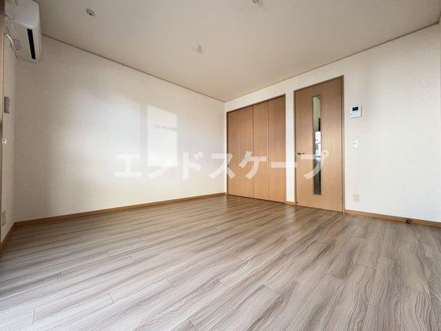 アーバンフラッツの居間・リビング|高崎、前橋のお部屋探しはエンドスケープまで！お客様の理想お聞かせ下さい♪