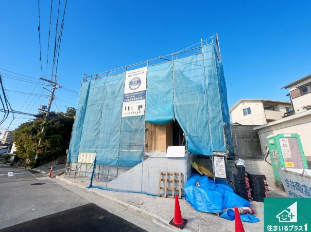 明石市藤江　新築一戸建ての外観|周辺は落ち着いた街並みの住宅地！子育てがしやすい住環境です！まだ未完成ですが、現地でしかわからない事もございます。是非一度ご覧ください。