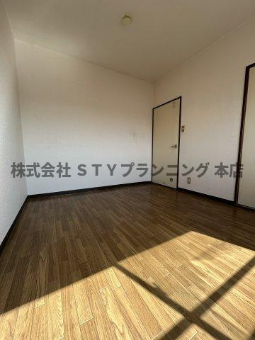 仲介手数料０円！レジデンス翔の洋室