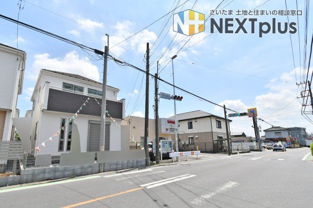 伊奈町本町　8期　全5棟　4号棟の前面道路含む現地写真