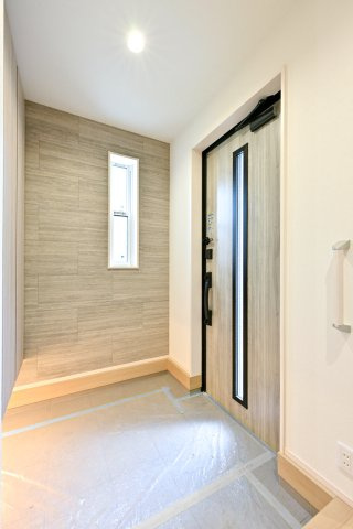 練馬区立野町　最終1棟　オール電化×ハイグレード住宅の玄関