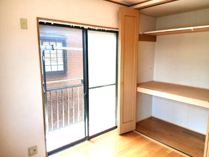 滑川町月の輪3丁目 中古戸建の洋室|２階洋室（物入）