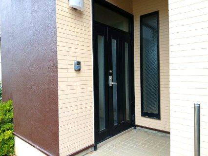 滑川町月の輪3丁目 中古戸建の玄関