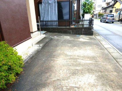 滑川町月の輪3丁目 中古戸建の駐車場